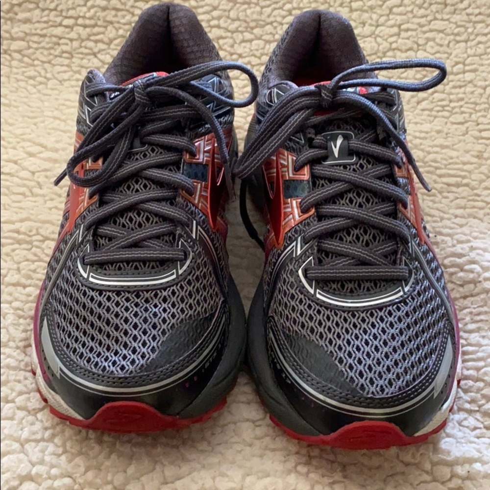 Brooks Adrenaline GTS Seventeen Women’s Size 9